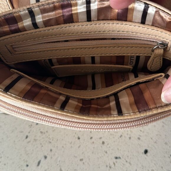 Tignanello Cream Pebbled Leather Crossbody Built in Wallet Shoulder Bag Travel - Picture 11 of 14